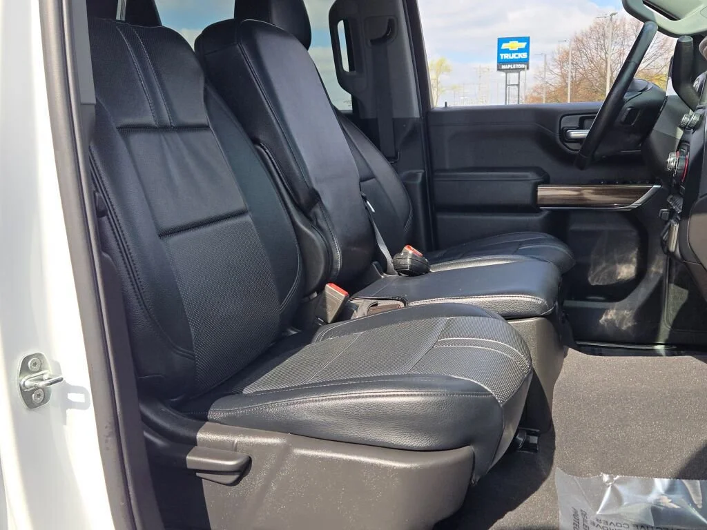 Used 2020 SUMMIT WHITE Chevrolet LT image 6