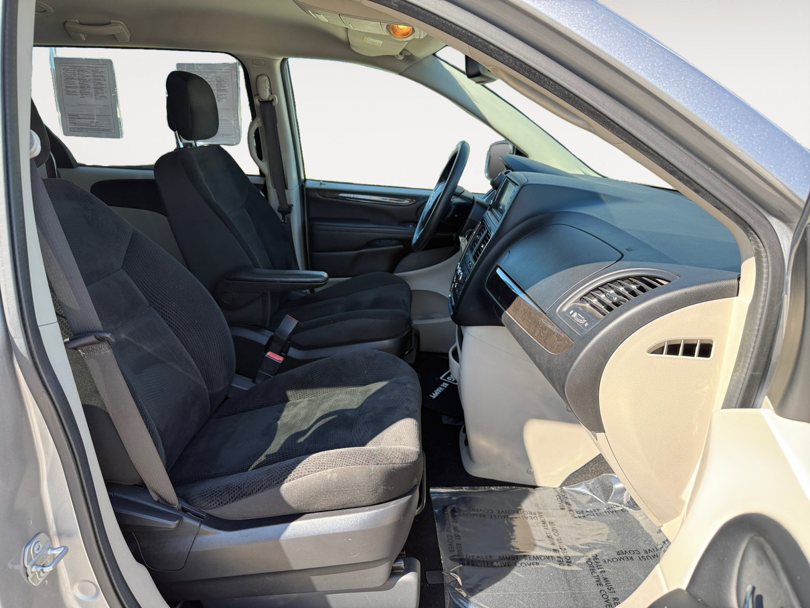 Used 2019 Billet Silver Metallic Clearcoat Dodge SE image 19