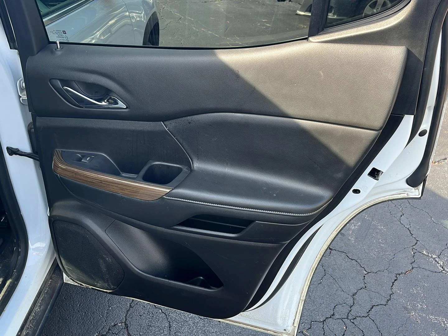 Used 2019 SUMMIT WHITE GMC SLE image 24
