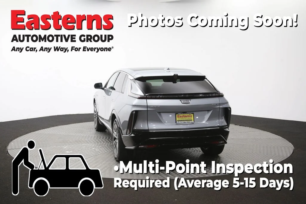 Used 2024 Silver Cadillac Luxury image 39