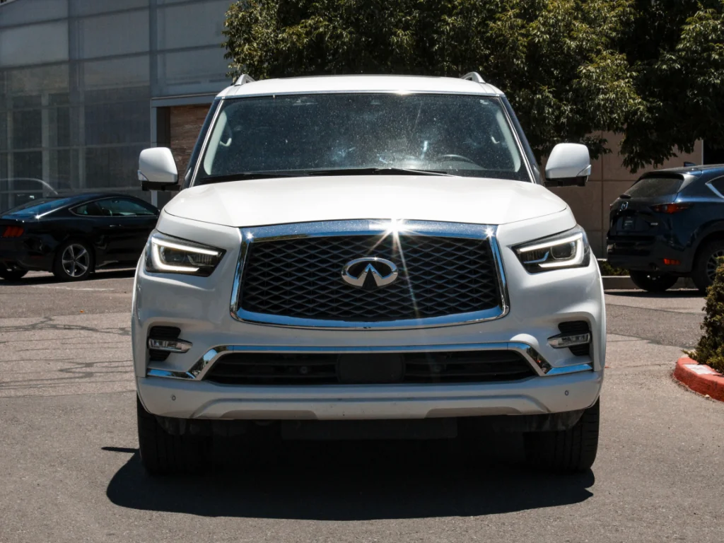 Used 2023 Moonstone White INFINITI LUXE image 2