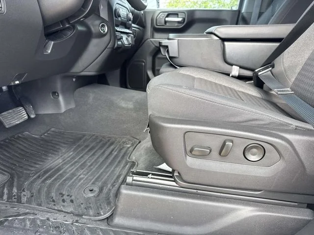 Used 2025 White Chevrolet Custom Trail Boss image 29