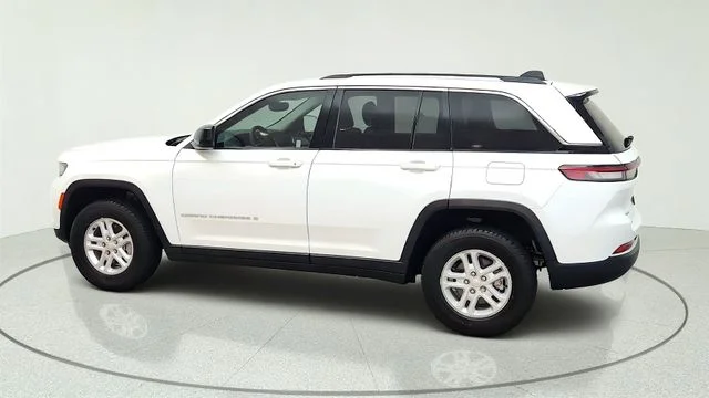 2023 Jeep Grand Cherokee Laredo - Photo 8
