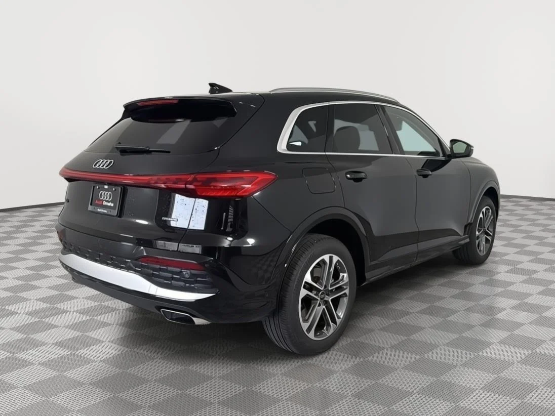 Used 2025 Mythos Black Metallic Audi Premium image 7