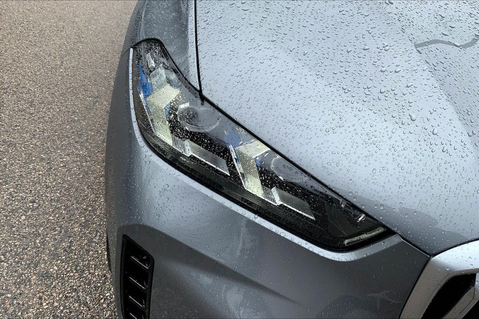 Used 2026 Skyscraper Grey Metallic BMW xDrive40i image 13