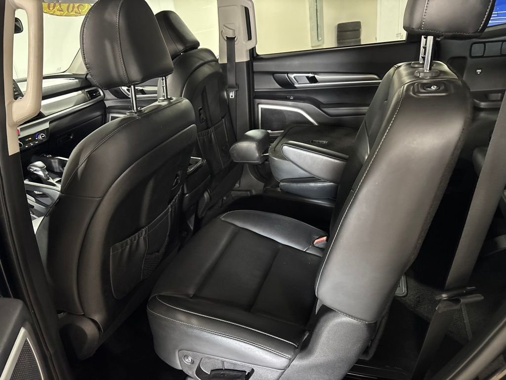 Used 2020 Black Kia S image 15