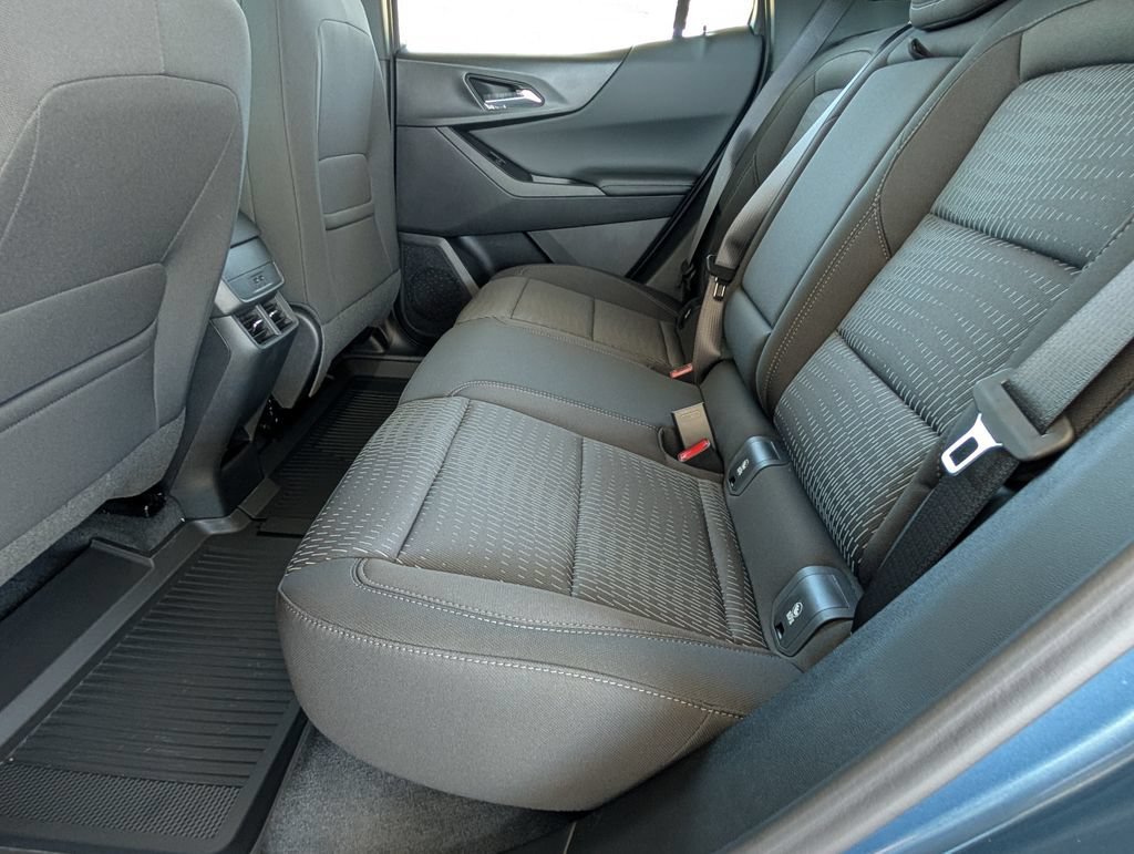 2027 Chevrolet Equinox LT - Photo 7