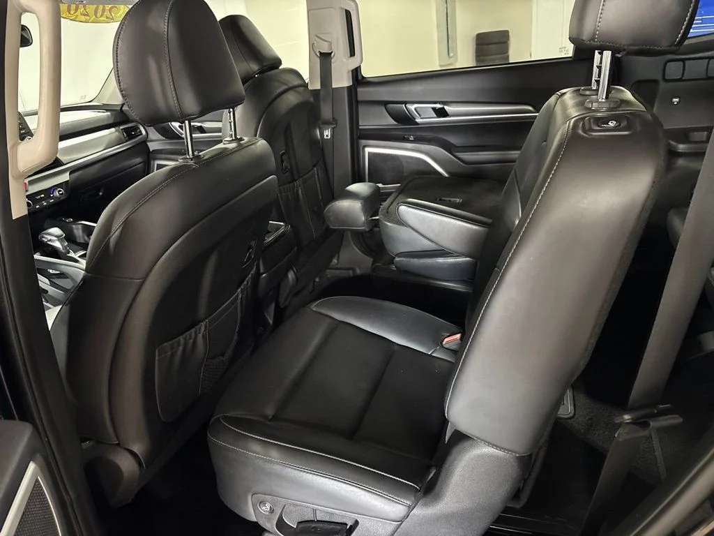 Used 2020 Black Kia S image 15