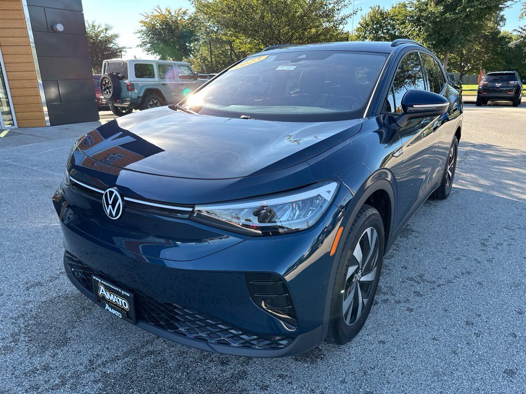 Used 2023 Blue Volkswagen Pro image 2