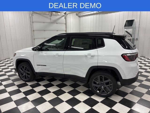 Used 2026 White Jeep Limited image 4