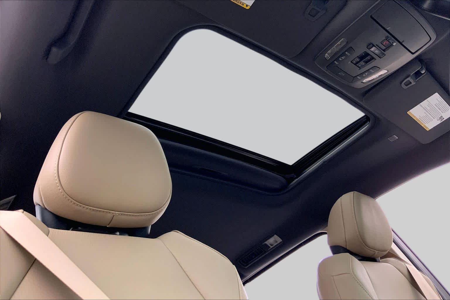 Used 2024 Wind Chill Pearl Toyota XLE image 14