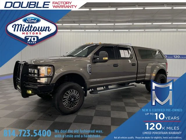 Used 2019  Ford XLT DRW CREW CAB image 1