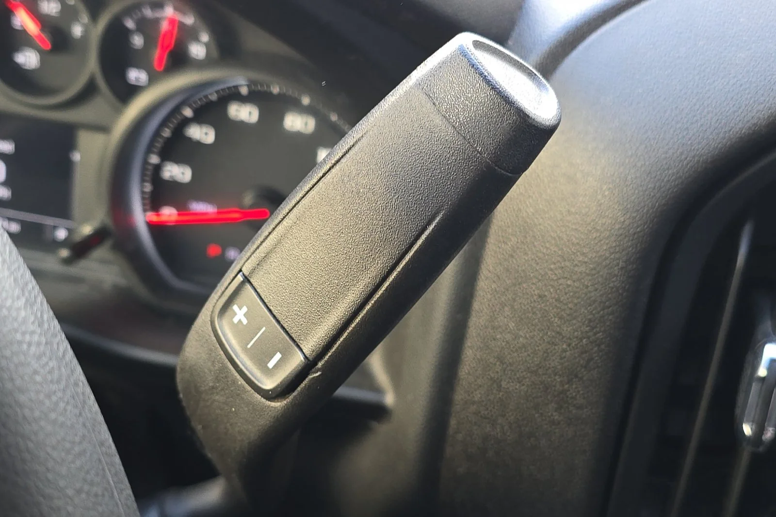 Used 2023 Red Chevrolet Custom image 17