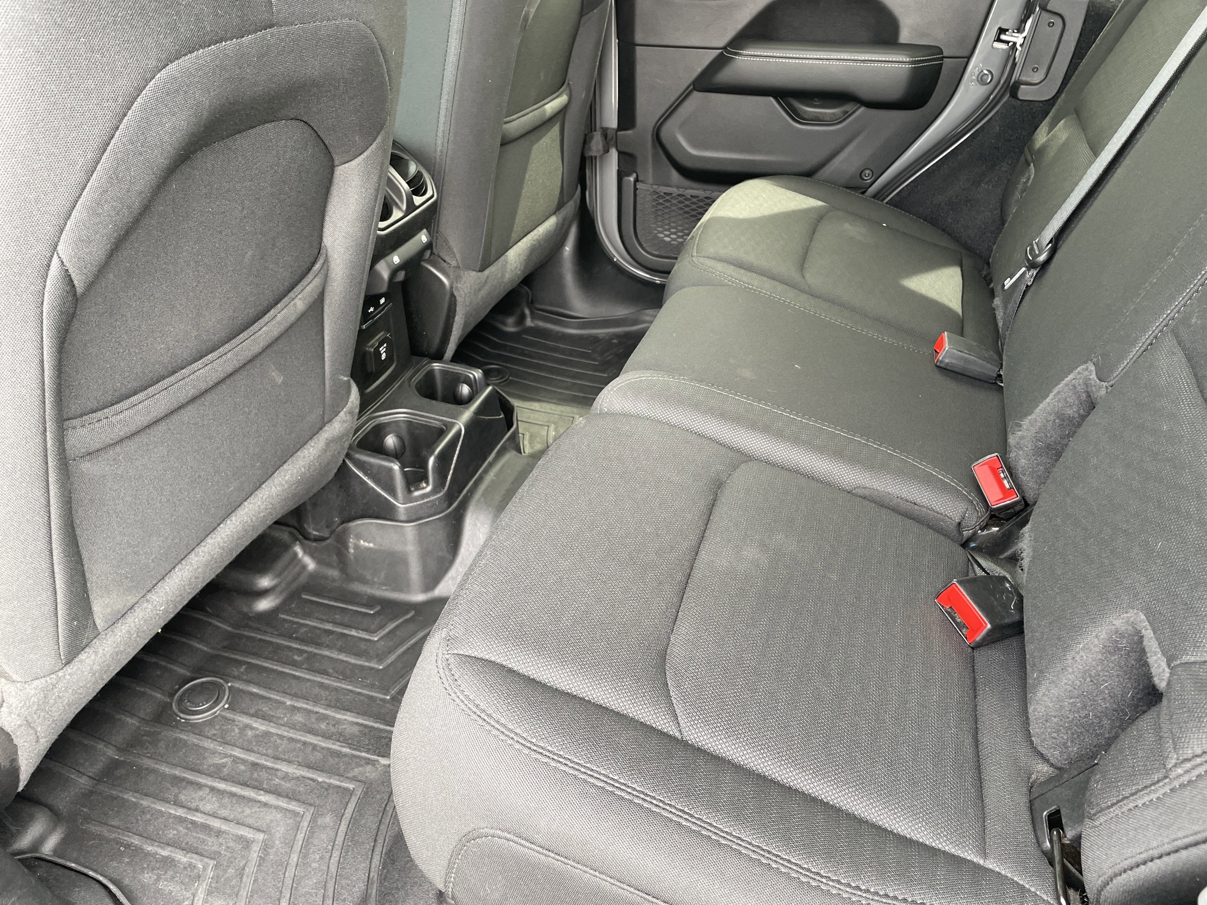Used 2020 Sting-Gray Clearcoat Jeep Sahara image 11