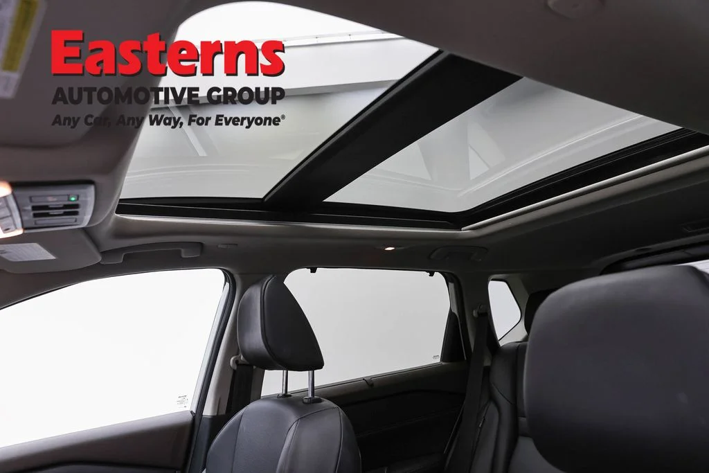 Used 2023 White Nissan SV image 34