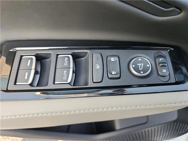 Used 2025 White Honda Touring image 11