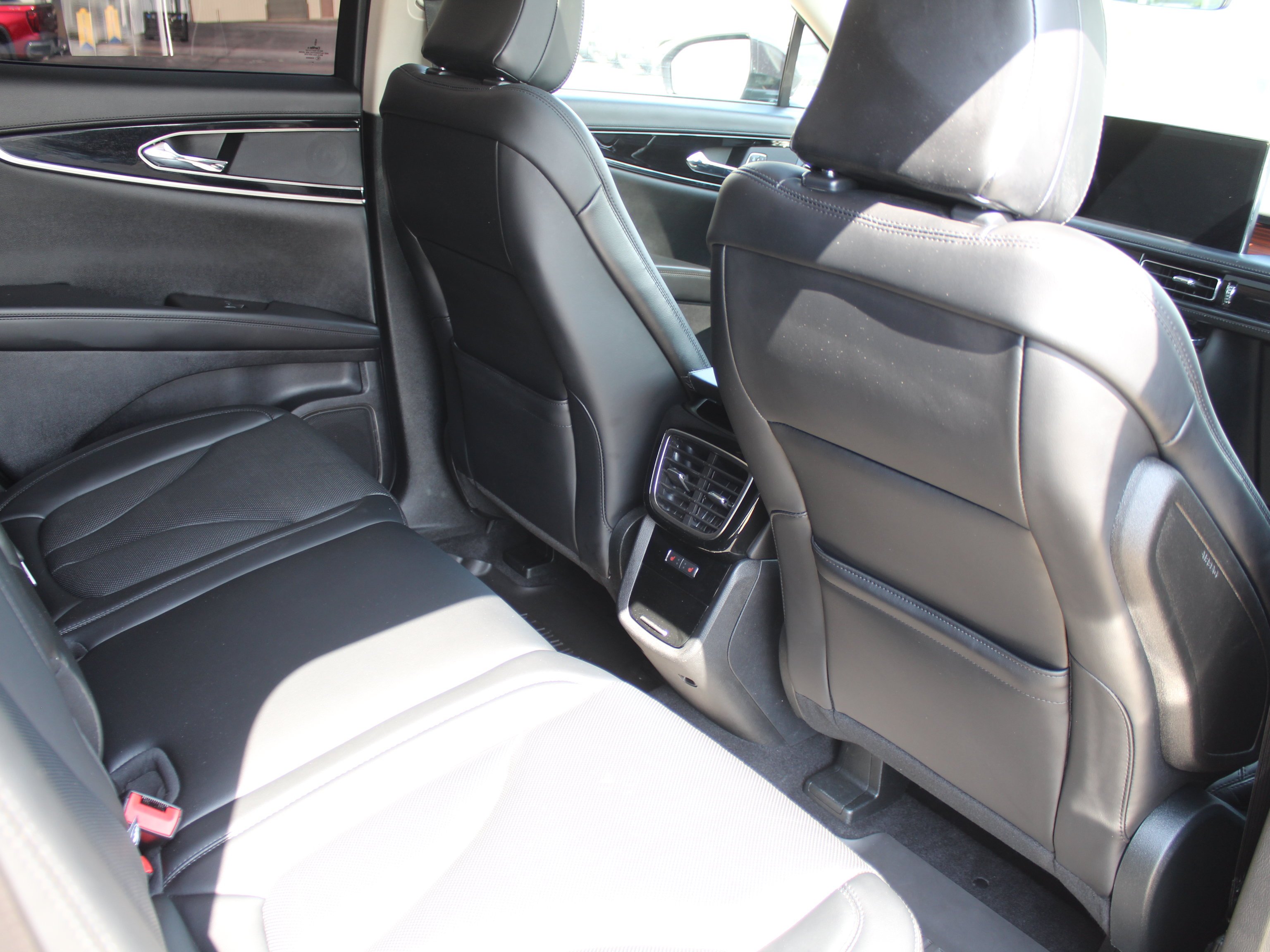 Used 2022 Black Lincoln Reserve image 27