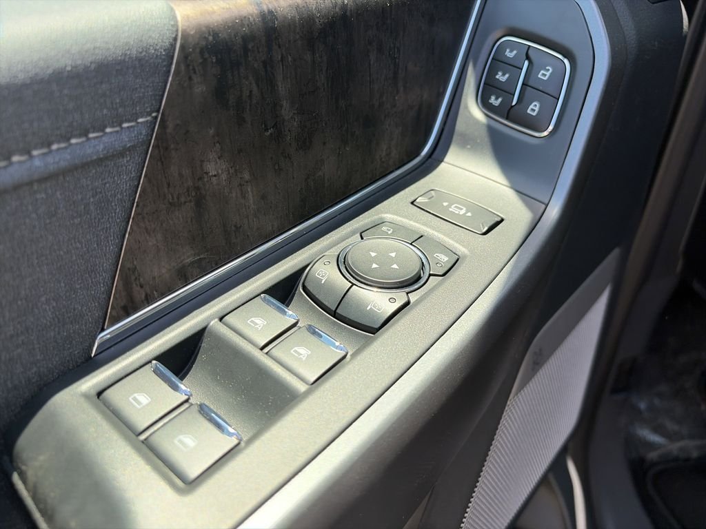 New 2026 Agate Black Metallic Ford F-350® Lariat® image 19
