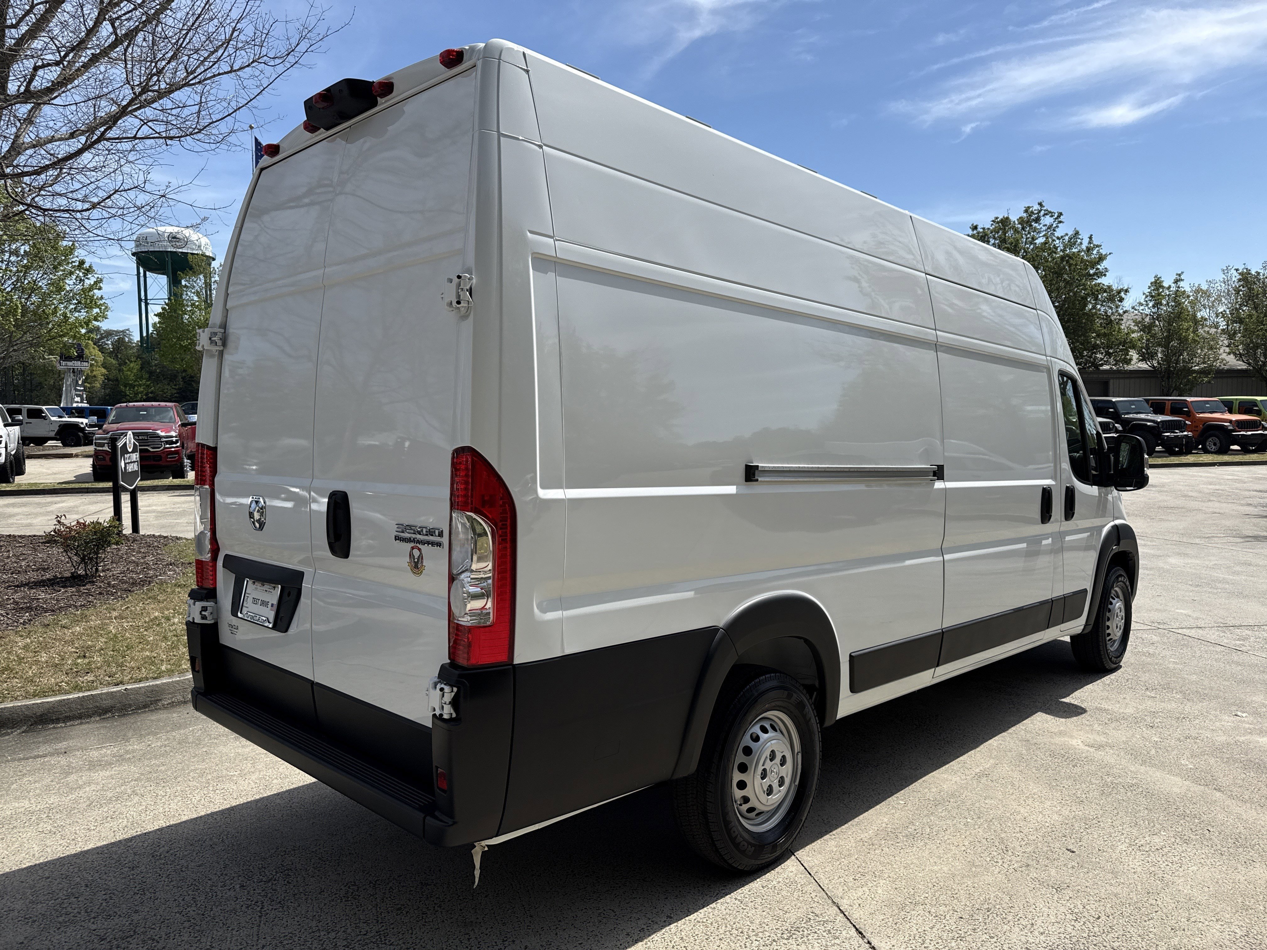 New 2026 Bright White Clear-Coat Exterior Paint RAM Tradesman image 7
