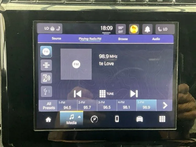 Used 2023 Gray Jeep Altitude image 13