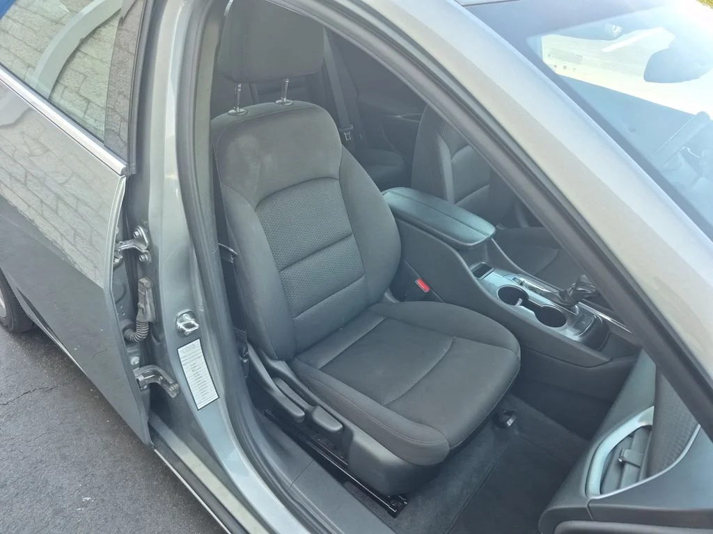 Used 2023 Sterling Gray Metallic Chevrolet LT image 17