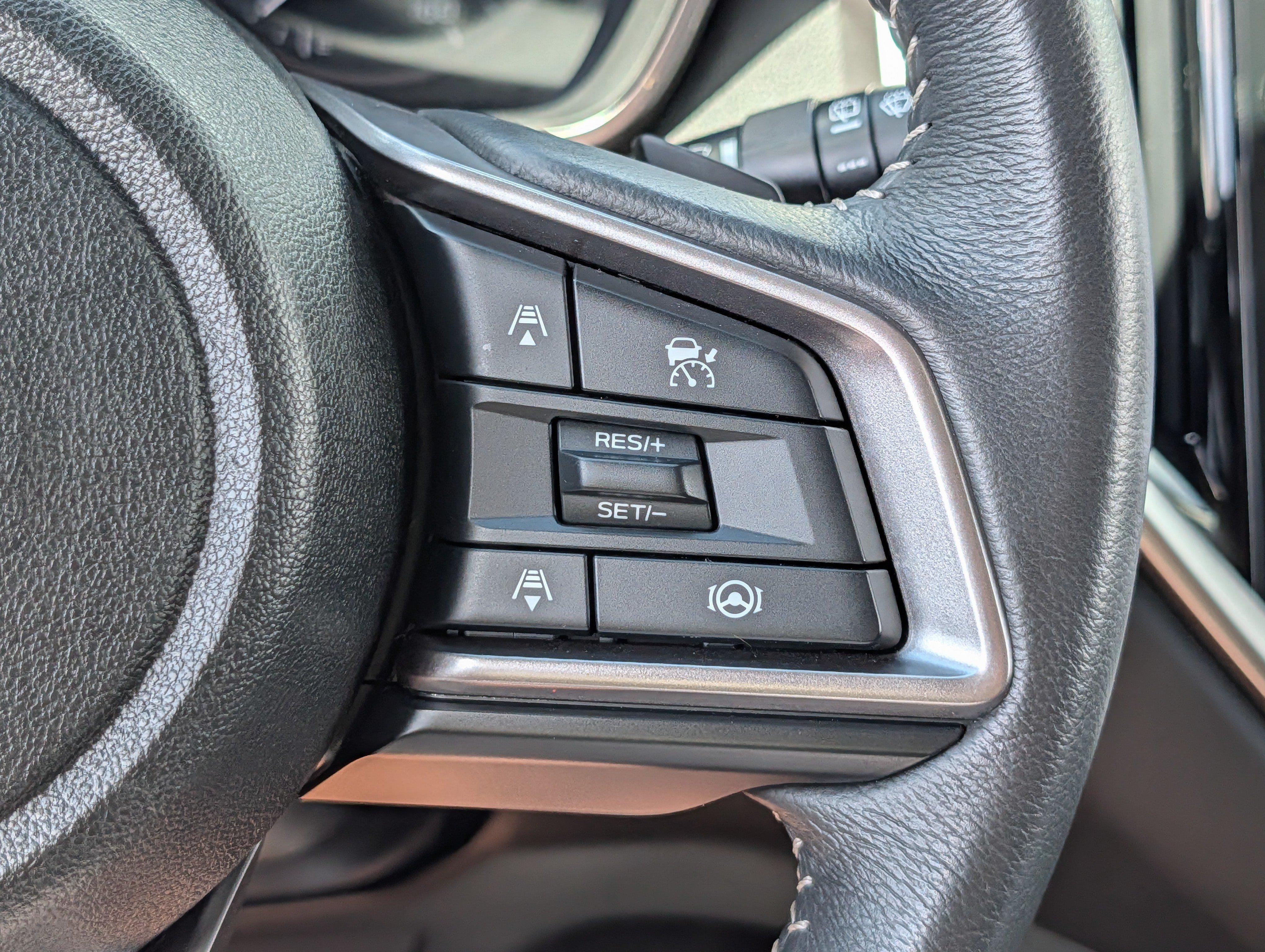Used 2025 Magnetite Gray Metallic Subaru Premium image 30