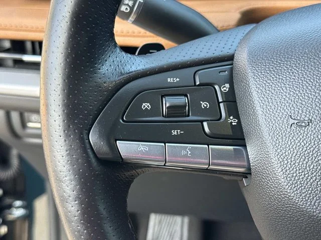 Used 2025 Green Cadillac Sport image 41