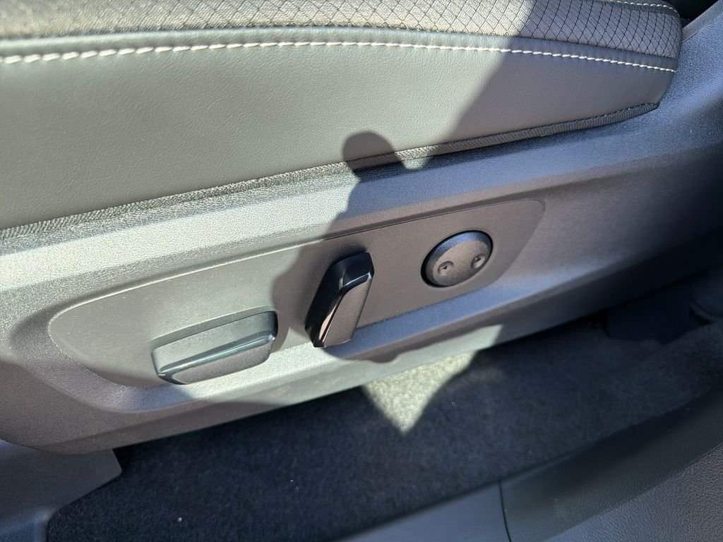 New 2026 Nissan Pathfinder SL 4D Sport Utility