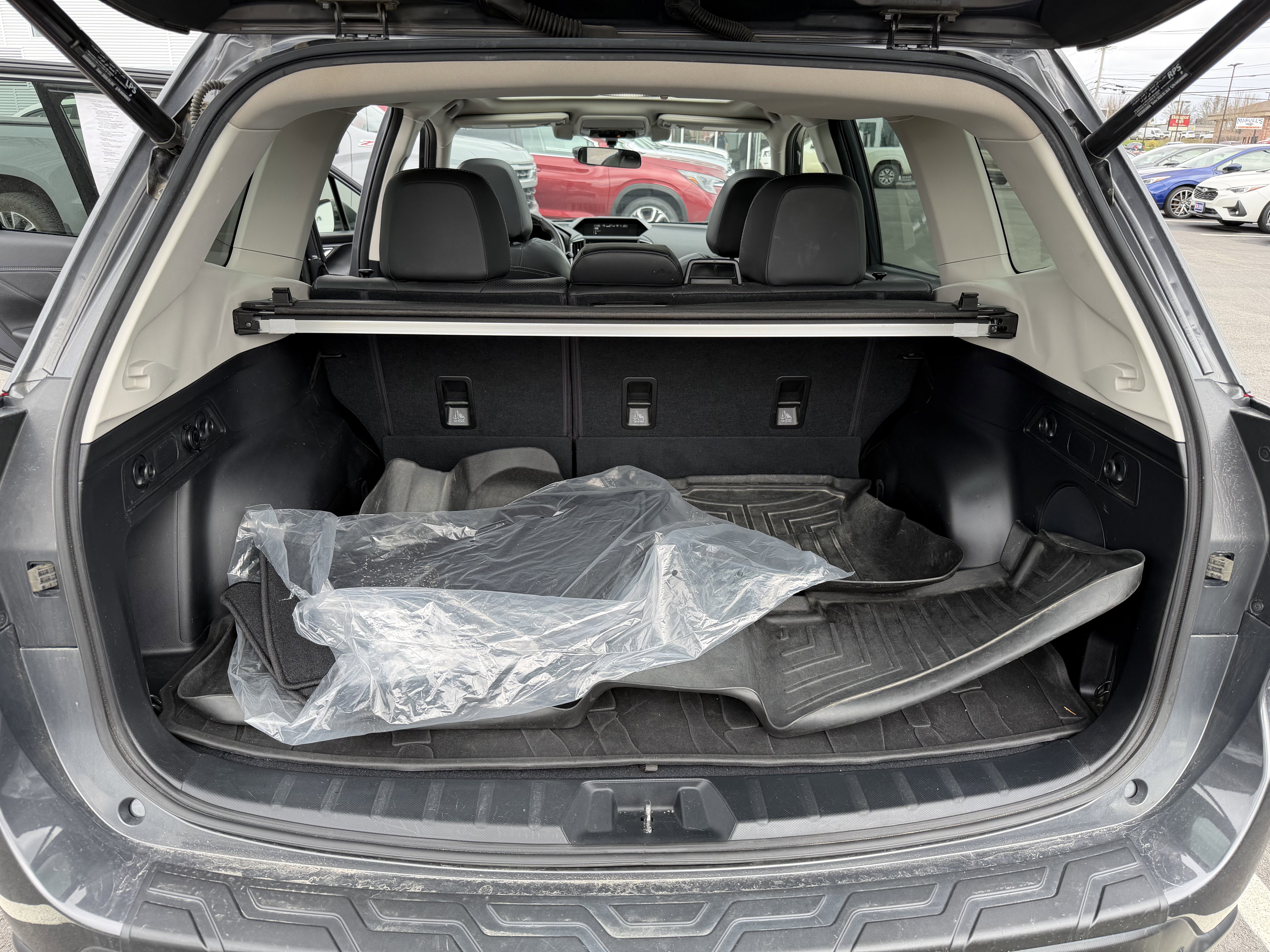 Used 2020 Magnetite Gray Metallic Subaru Limited image 20