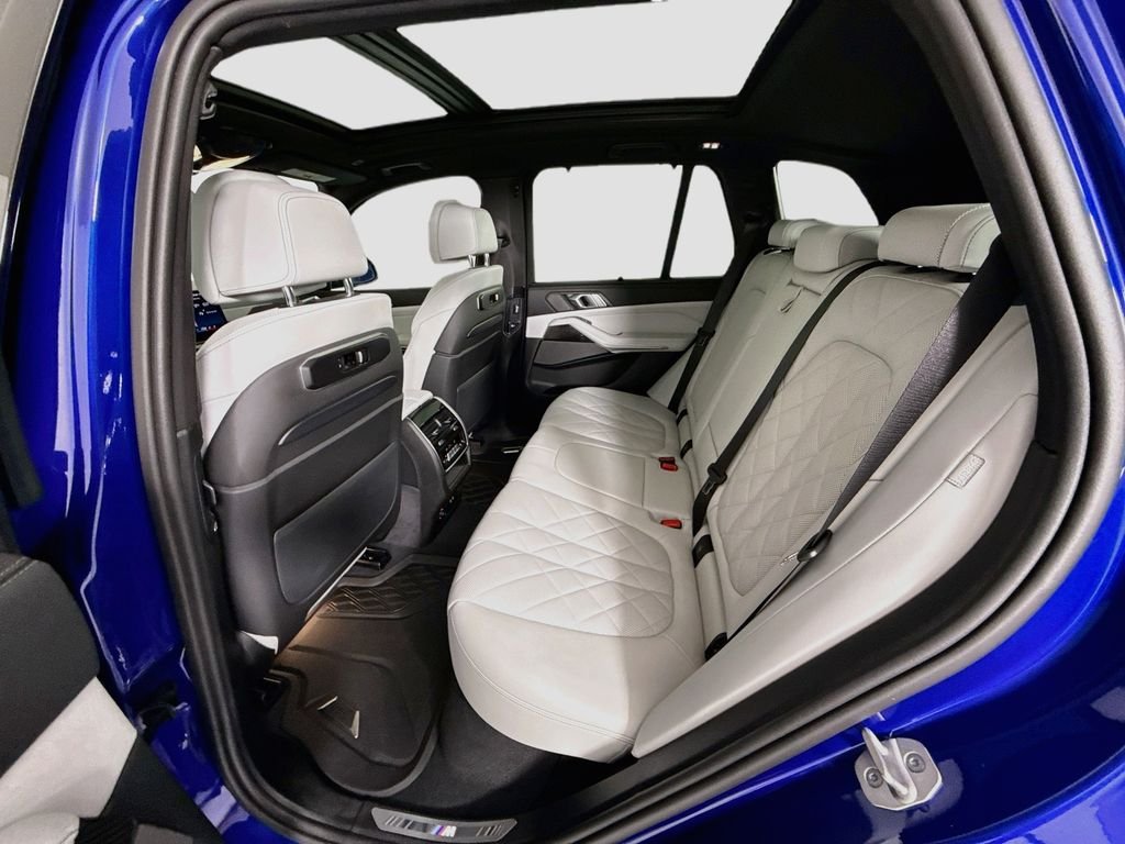 Used 2025 Blue Metallic BMW M60i image 22