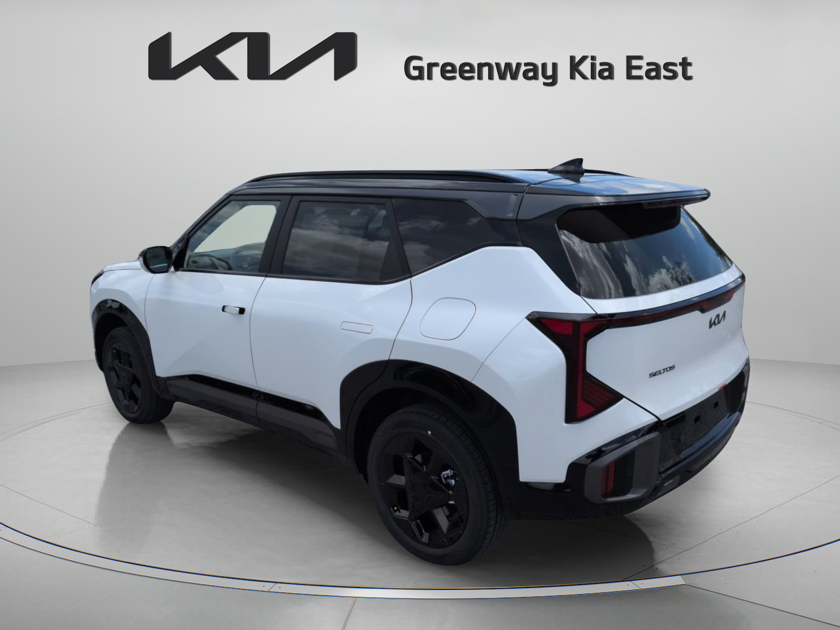 New 2027 Snow White Pearl / Black Roof Kia X-Line S image 8