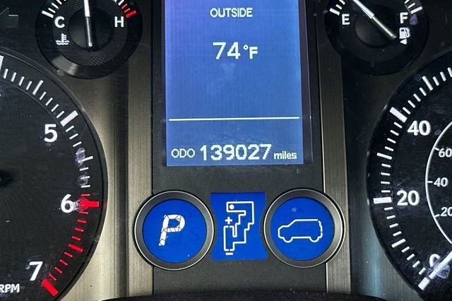 Used 2017  Lexus 460 image 29