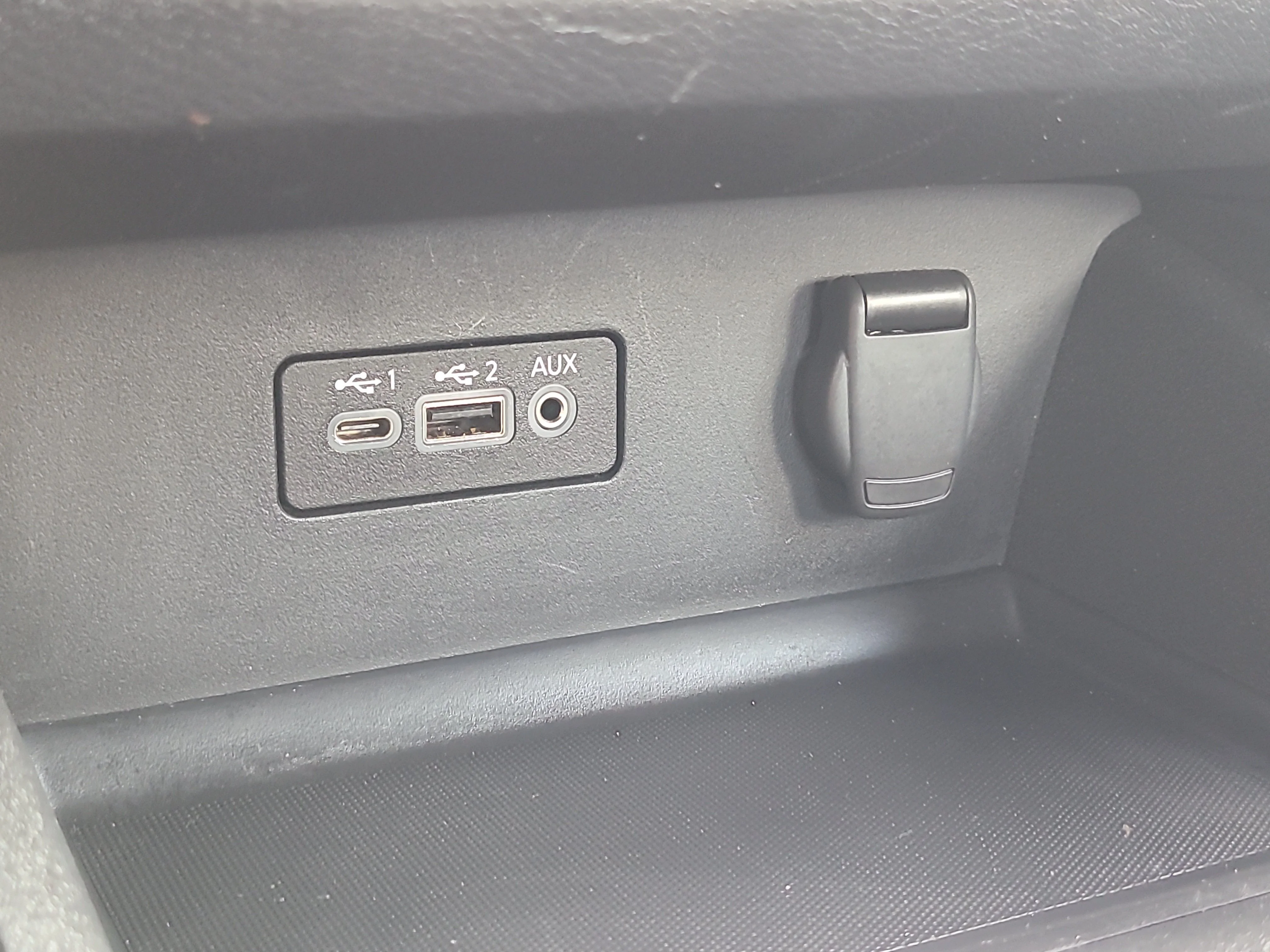 Used 2025 Gun Metallic Nissan SV image 24