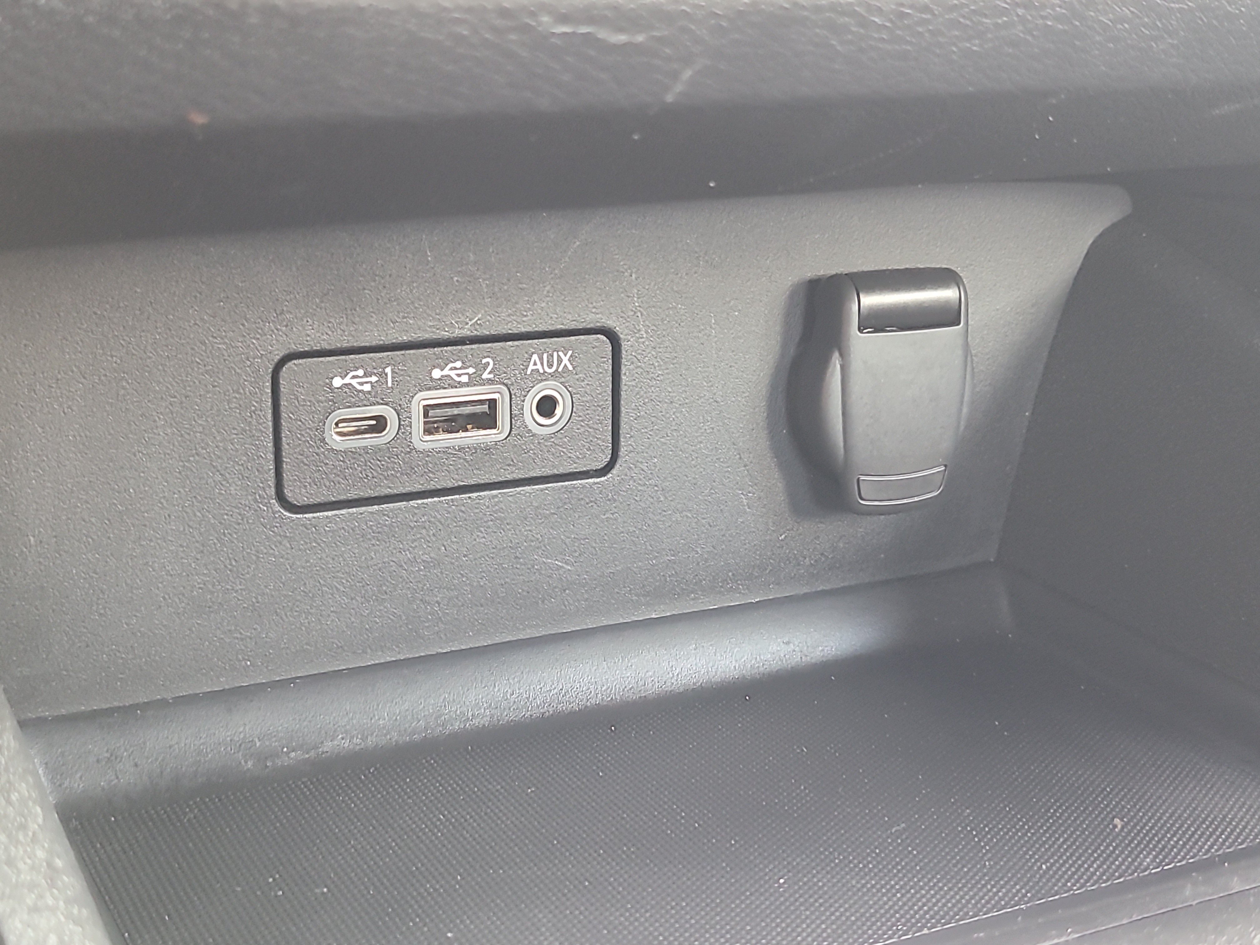 Used 2025 Gun Metallic Nissan SV image 24
