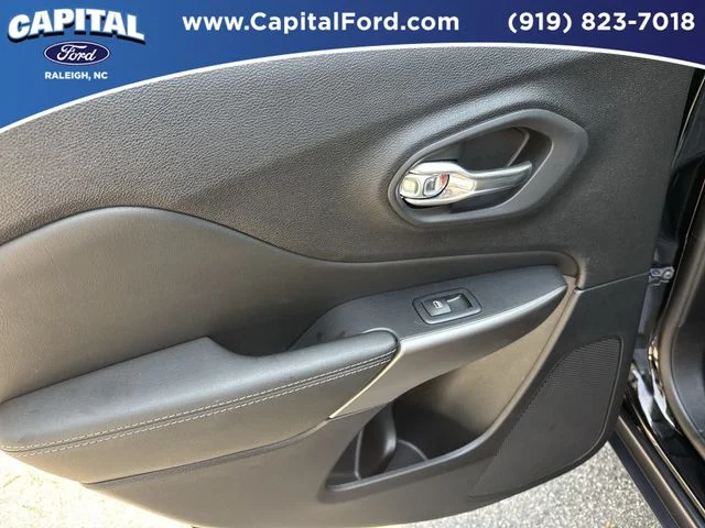 Used 2022 Black Jeep Limited image 17