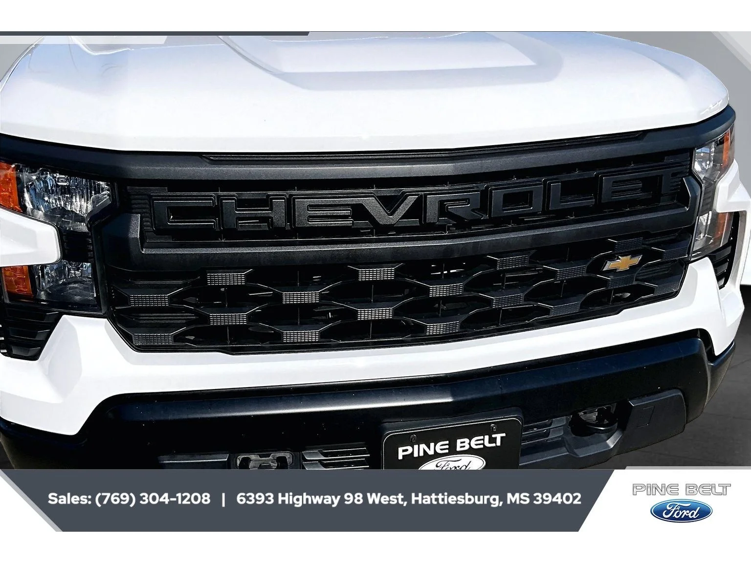 Used 2024 Summit White Chevrolet Work Truck image 22