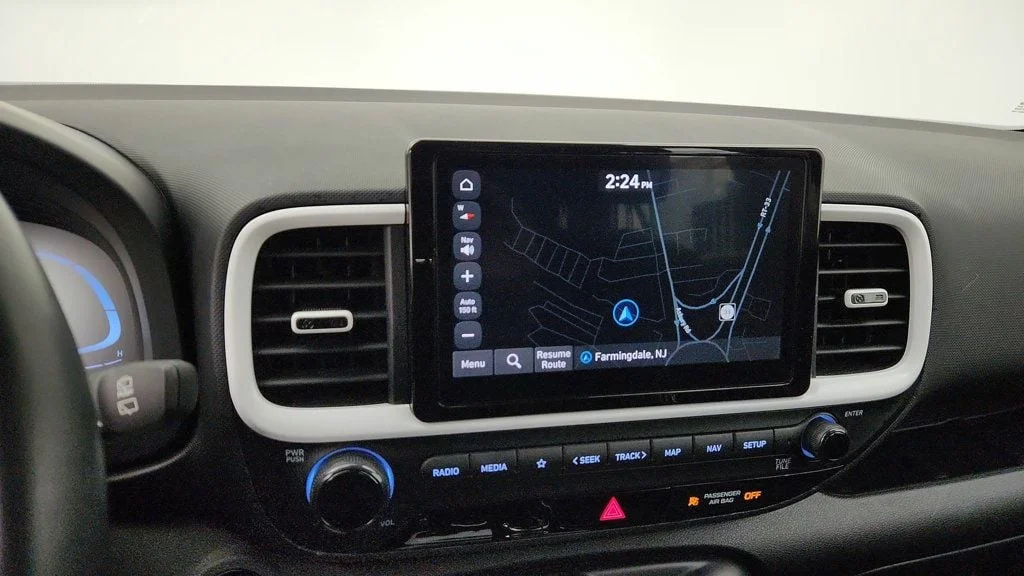 Used 2023 Lunar White Hyundai Limited IVT image 18