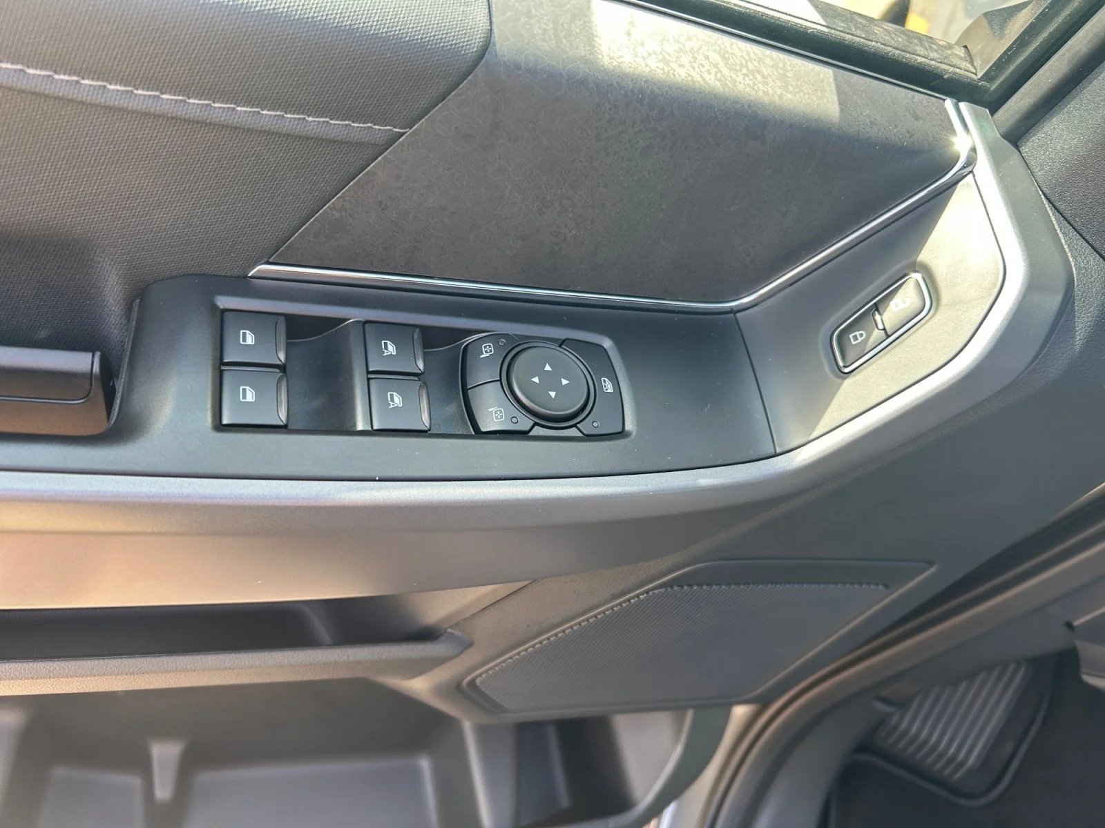 New 2026 Carbonized Grey Metallic Ford XLT image 17