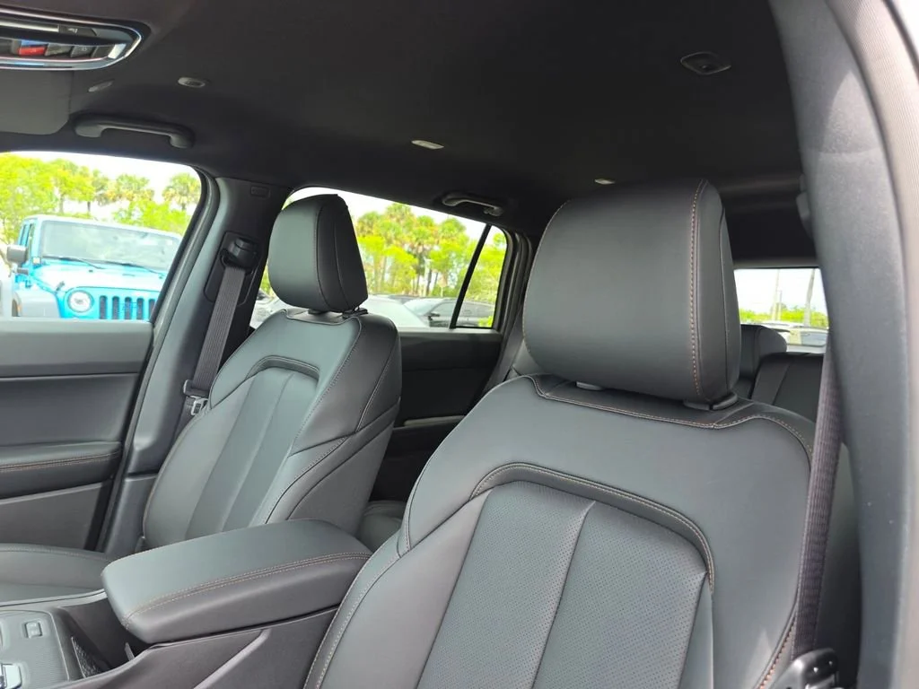 New 2026 Sting-Gray Clear-Coat Exterior Paint Jeep Limited image 25