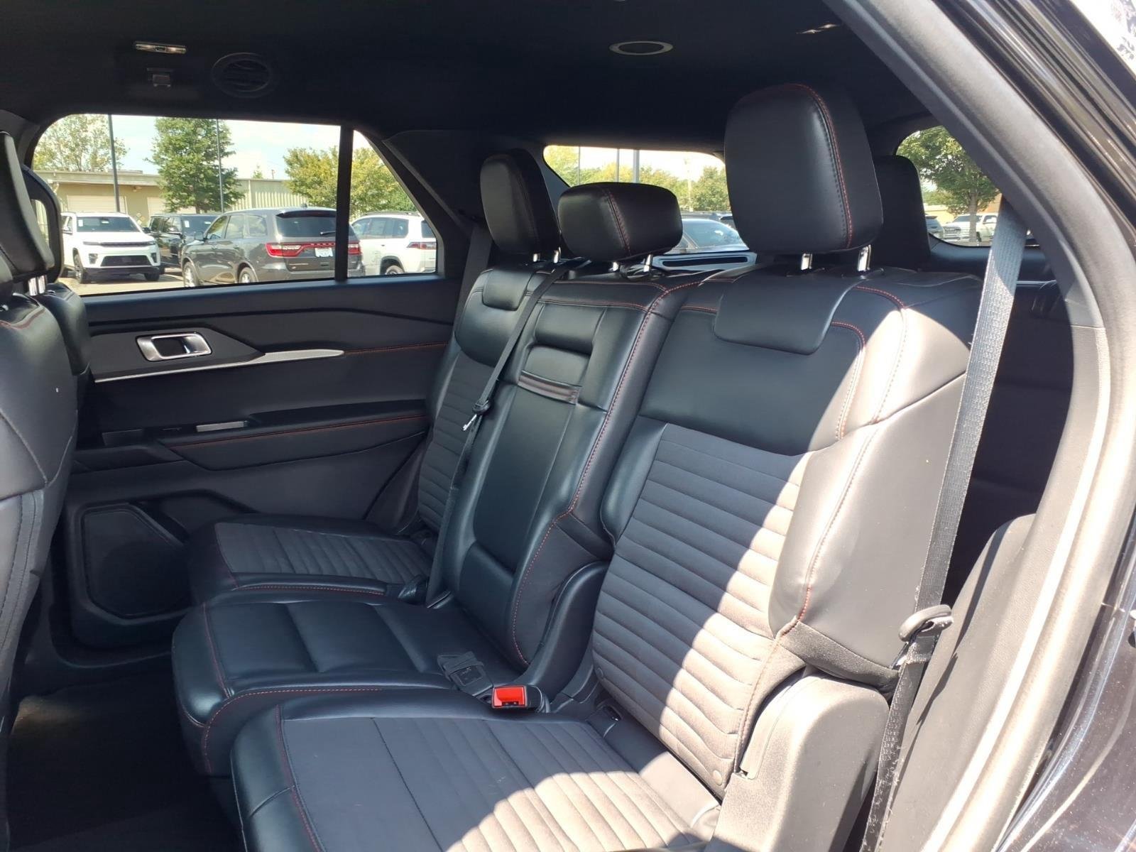 Used 2025 Agate Black Ford ST-Line image 19