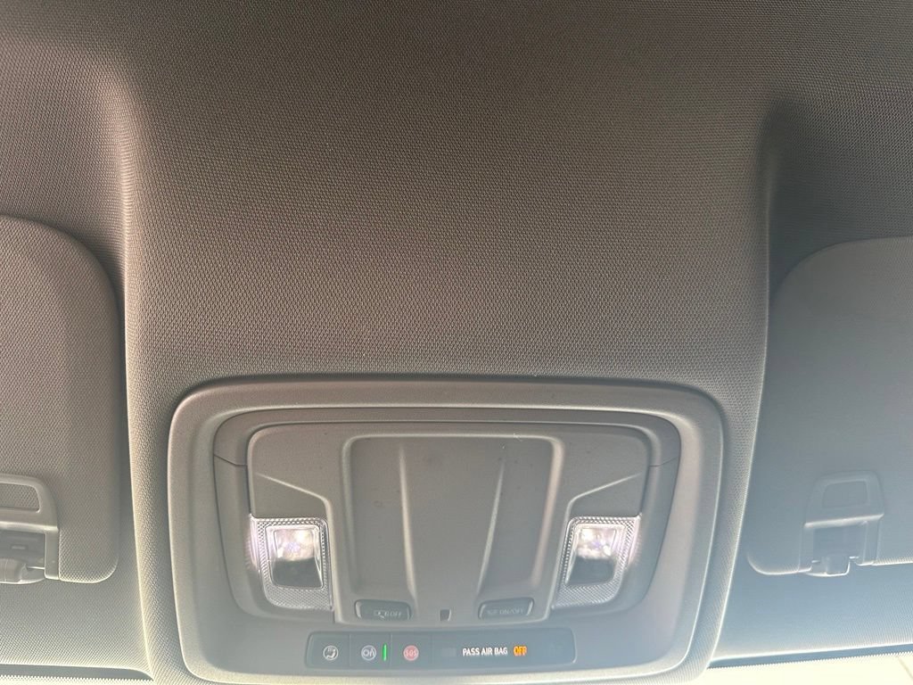 Used 2020 SILVER ICE METALLIC Chevrolet RST image 26