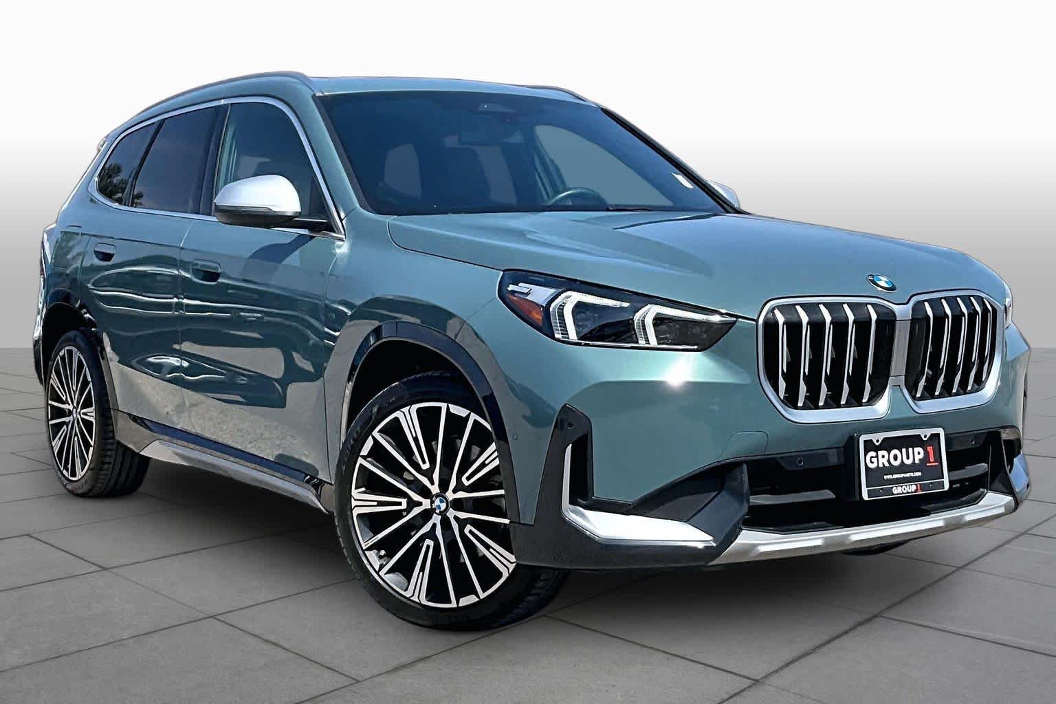 Used 2024 Green Metallic BMW xDrive28i image 3