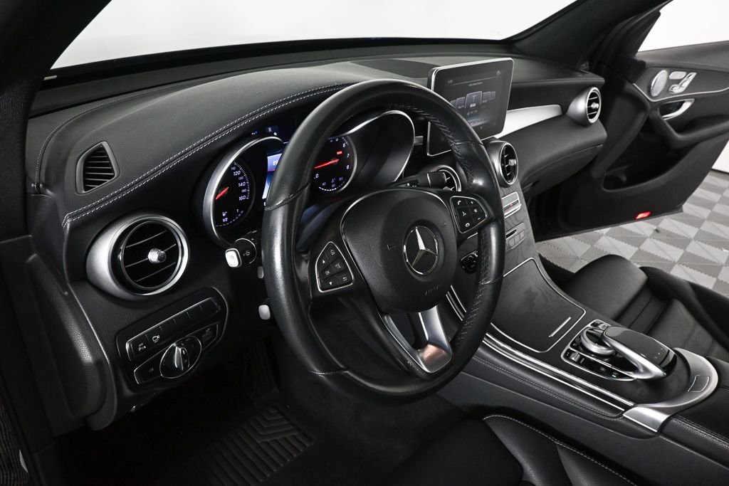 Used 2017  Mercedes-Benz GLC 300 image 6