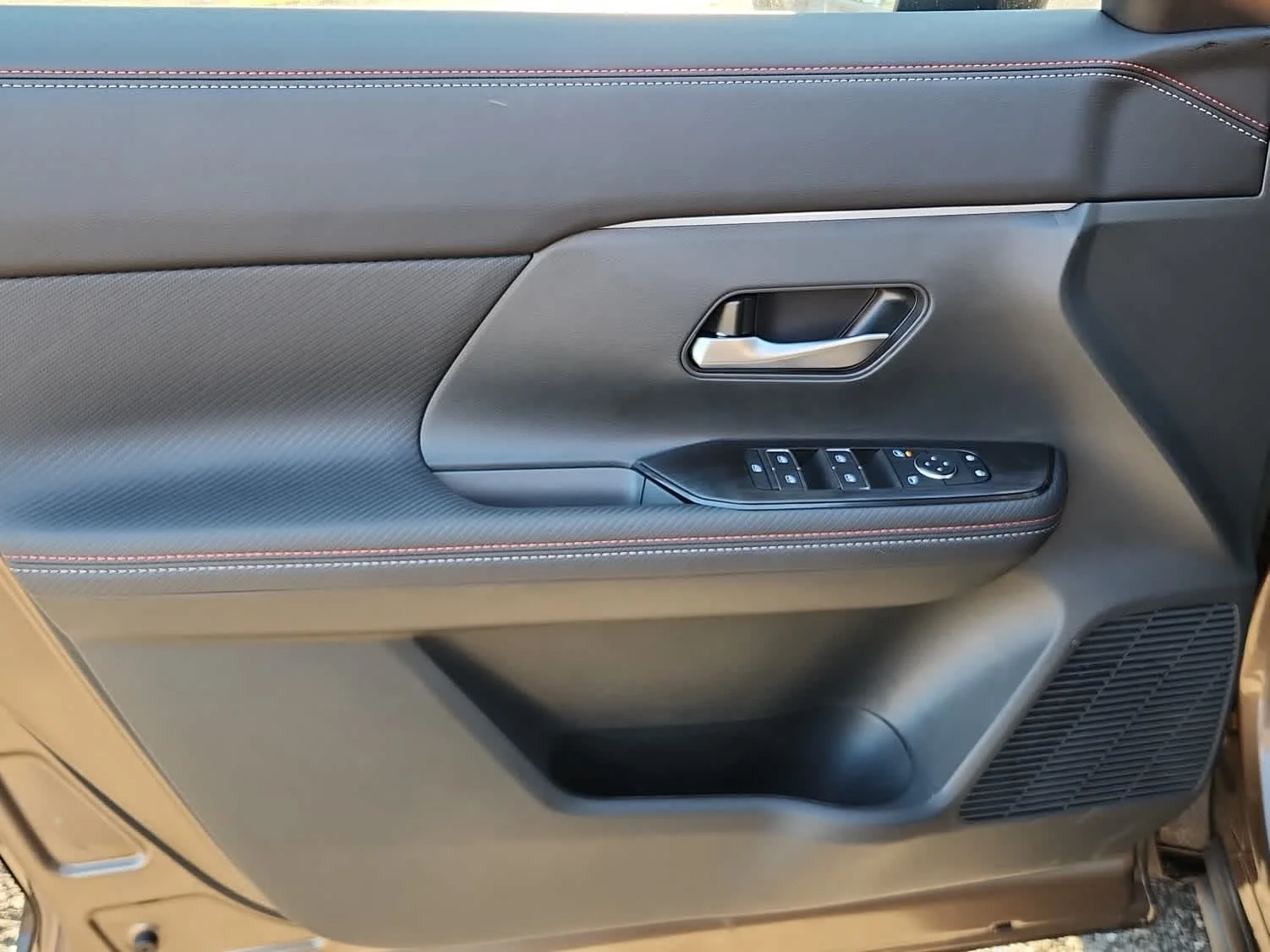 2026 Nissan KICKS SR AWD - Photo 9