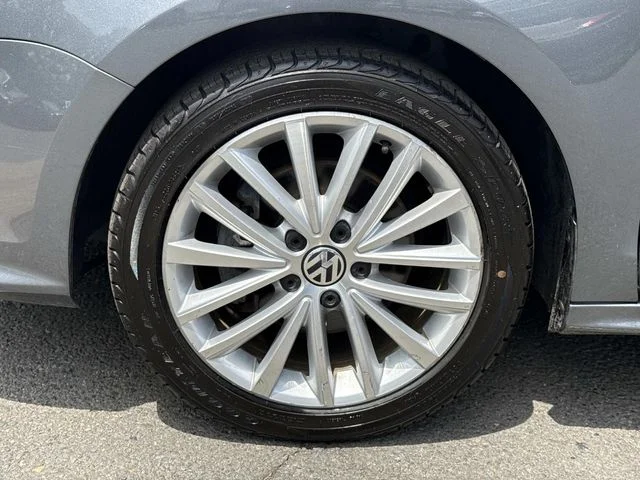 Used 2015 Gray Volkswagen 1.8T SE image 12