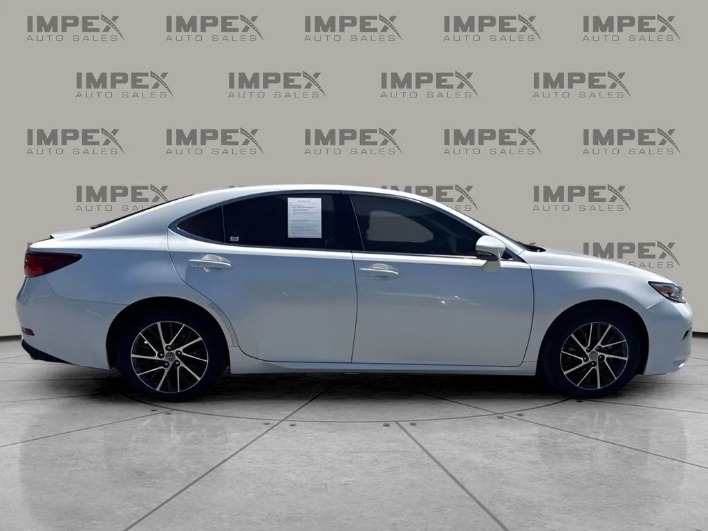 Used 2016 White Lexus 350 image 6