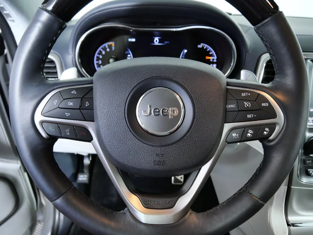 Used 2017 White Jeep Summit image 20