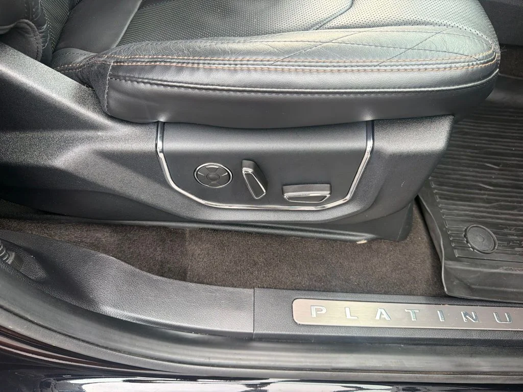 Used 2020 Black Ford Platinum image 40