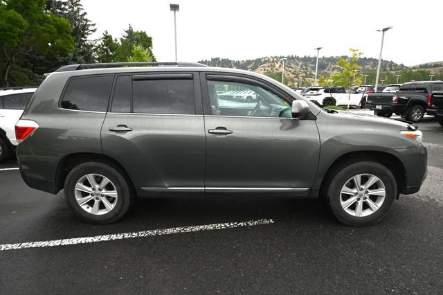 Used 2012 Green Toyota SE image 6