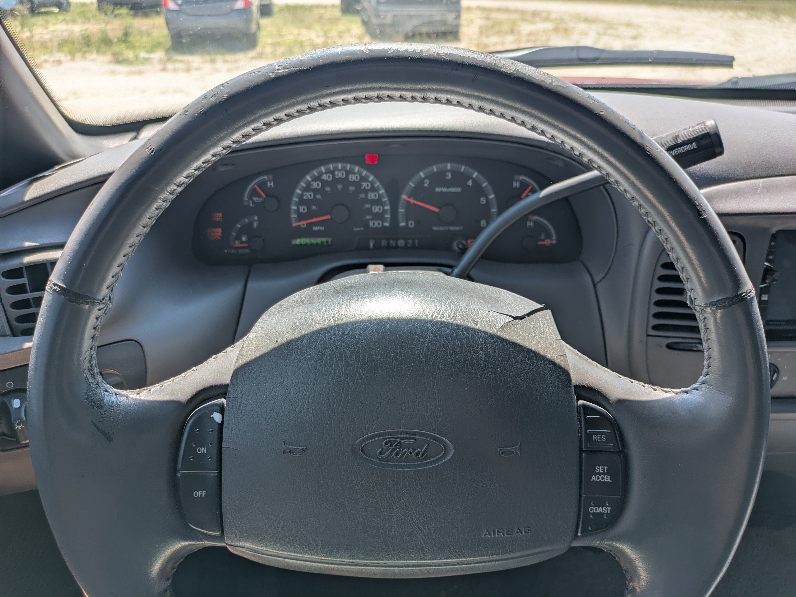 Used 2002  Ford  image 23
